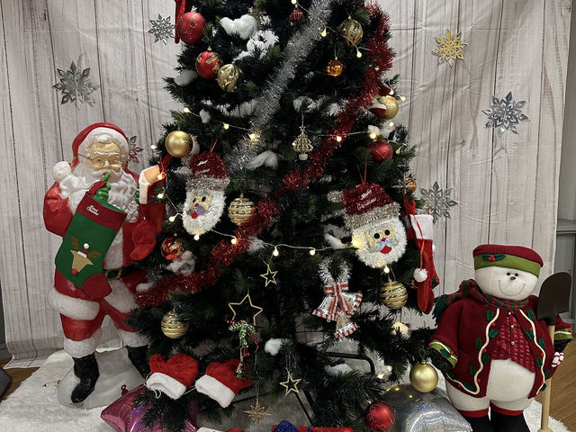 11月・12月限定のクリスマスブースです_セルフ写真館&レンタルスペース フォトラボFun