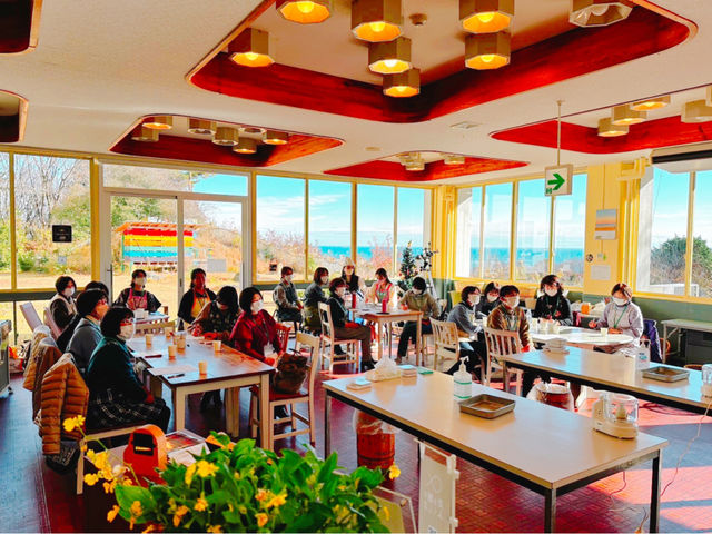 Knuckles Cafe