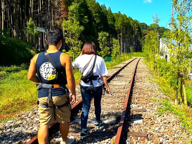 日本でここだけ!線路で飲食可能!_フォレスト鉄道キャンプ場
