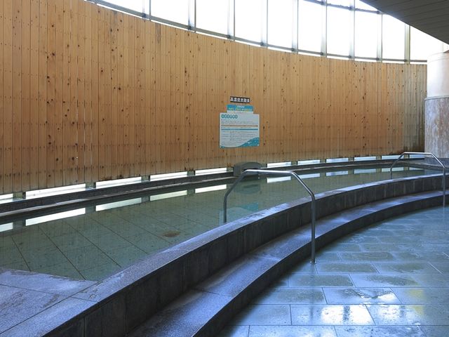 大人気!ラムネ風呂と呼ばれる『炭酸泉』があります(写真は男湯です。)_富嶽温泉 花の湯