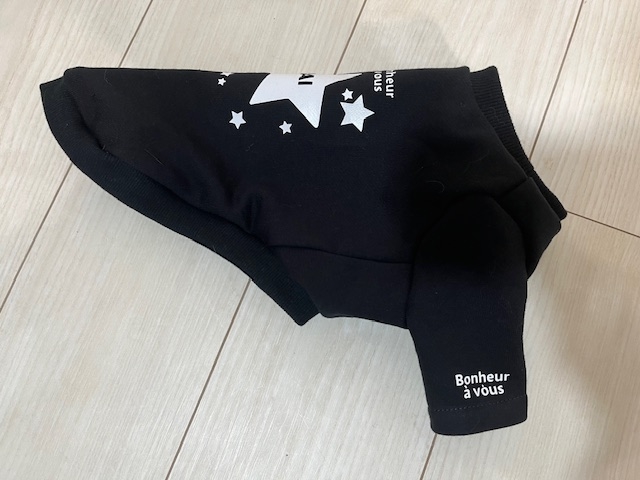 お名前を入れたシンプルなTシャツも素敵!_犬服教室 CHERRY-LOULOU