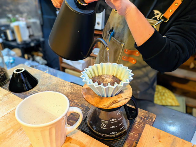 ハンドドリップで丁寧に抽出したコーヒーが自慢です♪_Alsomitra Jewelrycraft and Cafe