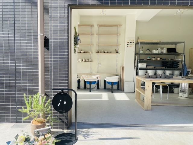 世田谷通り沿いのガラス張りの教室です♪_陶芸教室イオ