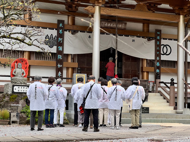 四国八十八ヶ所霊場寺院のため
お遍路さんがお参りにこられます。_四国第三十番 善楽寺