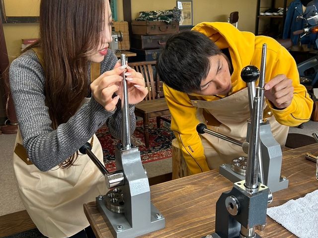 サイズ調整。水平にするの難しいなー_Cllepham Coin クレッポムコイン
