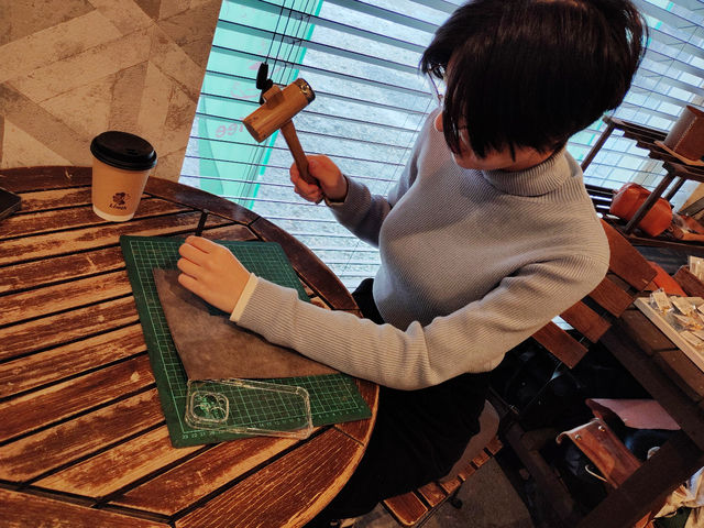 世界に一つだけのオリジナルスマホケース作り体験!_コーヒー&レザークラフトLemth