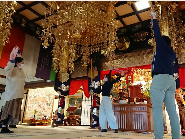 本堂内の自力整体教室の様子_自力整体教室【清水・一乗寺】