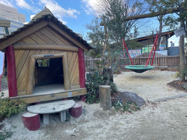 ブランコ_ボーネルンド プレイヴィル 天王寺公園