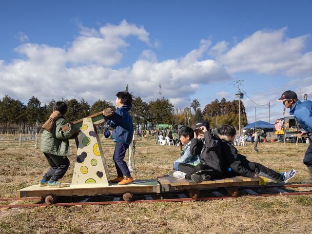 楽しい手漕ぎトロッコもあります!_キウイの国