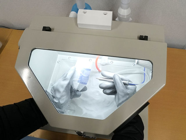 お部屋でサンドブラストアートを楽しめる、低騒音、低塵仕様の機器を開発しました_工房のぐさ