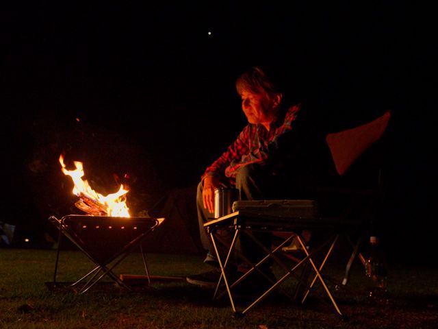 夜になると辺りは真っ暗になりますので焚火が綺麗です♪_HIBIKINADA CAMP BASE