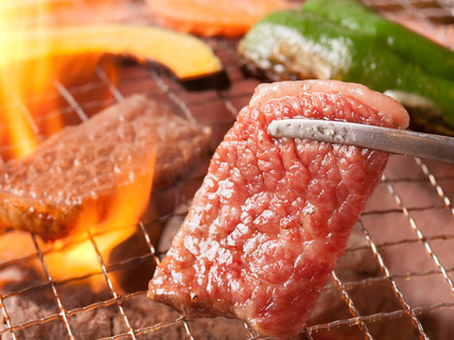 炭火焼肉 牛宴の写真1