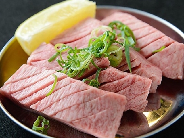 玉出肉焼屋の写真1