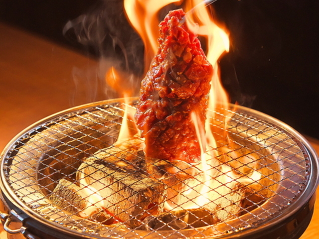 炭火焼肉 あかみうし 小松平面店の写真1