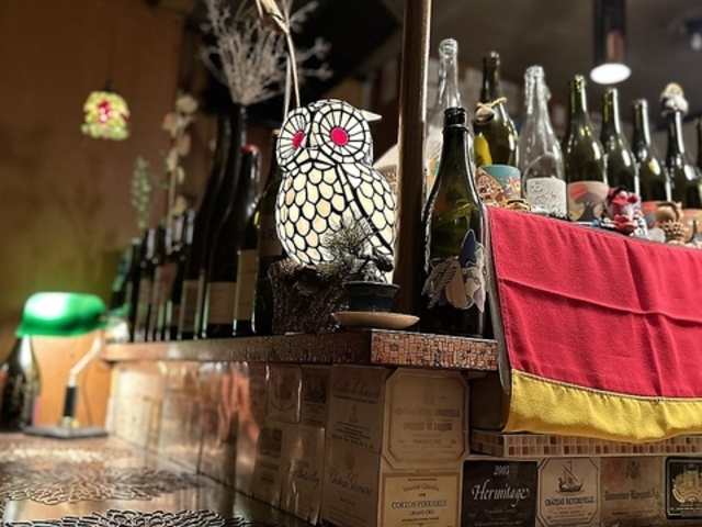 Wine bar Le3 ワインバー ルトロワの写真1