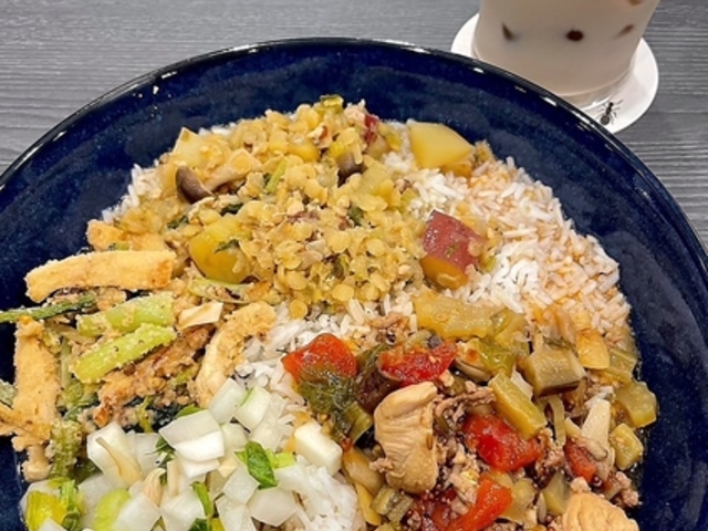 お酒とカレーありじごくの写真1