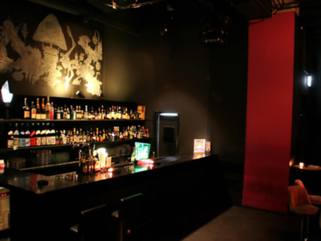 SALOON サルーンの写真1