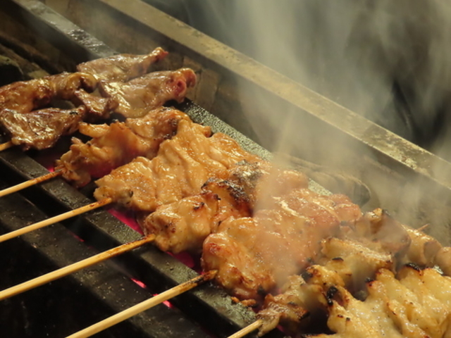 炭火焼き鳥 四代目 はしもとやの写真1