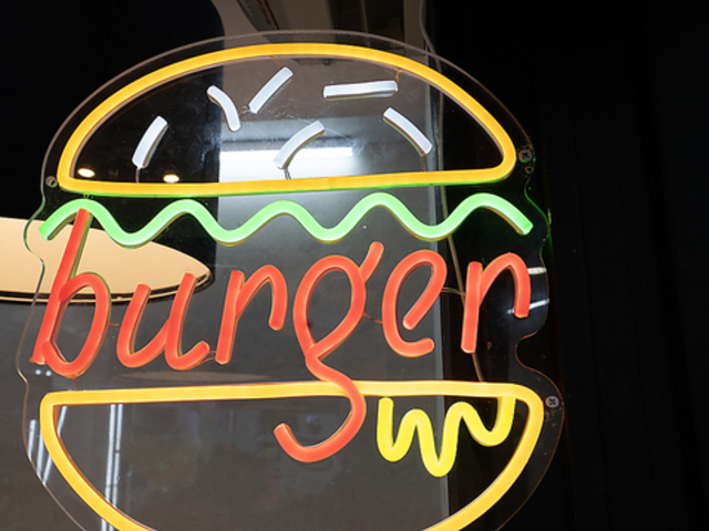 NEW YORK Burger 新大久保駅前店の写真1