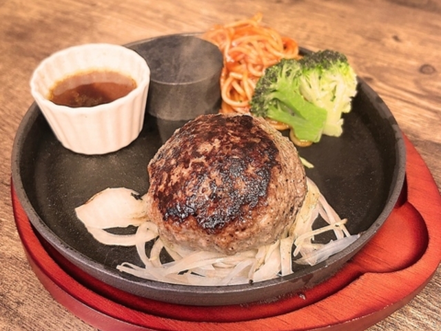 ハンバーグfeat ばらてぃえの写真1