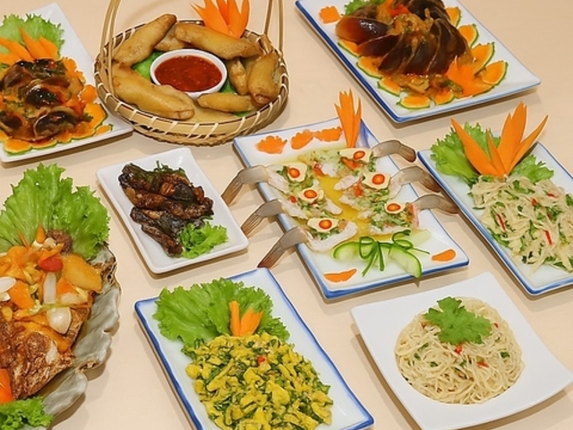 ME Restaurant And Karaoke ミーレストランアンドカラオケの写真1