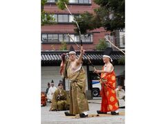 伴緒社祭 御弓神事の写真1