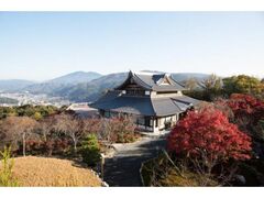 将軍塚青龍殿の紅葉の写真1