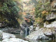 みたらい渓谷の紅葉の写真1