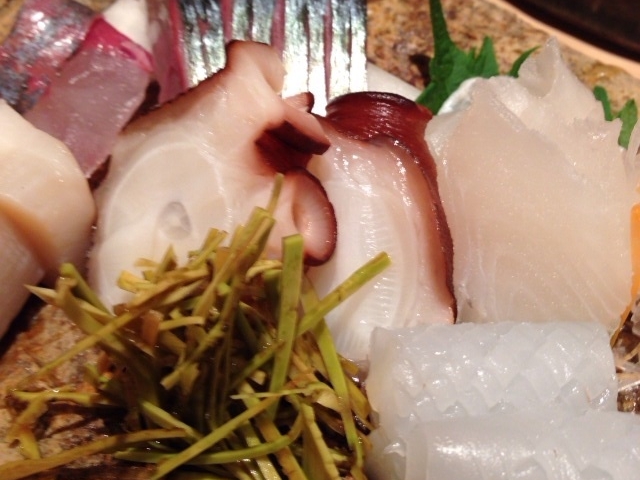 新鮮な地魚を刺身盛りで_新鮨し
