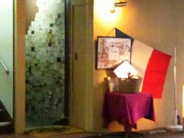 一見怪しげな地下にある_レストラン カナル RESTAURANT CANARD 新宿