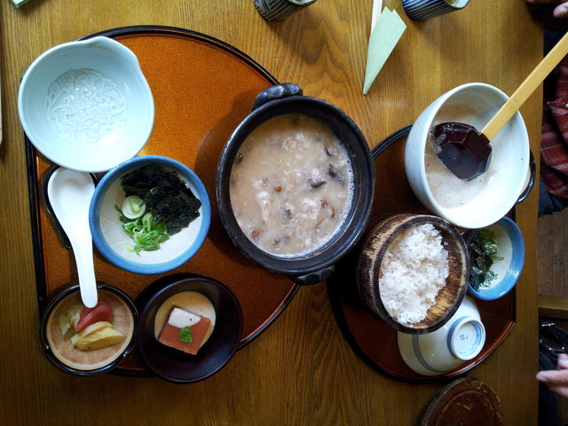 以外にも雑炊もいける。_自然薯料理 茶茶