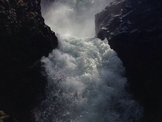 近くの滝です。
マイナスイオン全開で避暑に最適。_湯滝の宿 西屋