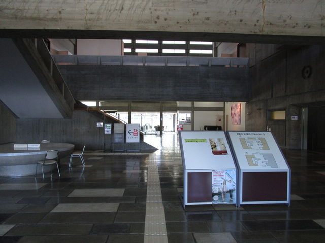 ホール_倉敷市立美術館