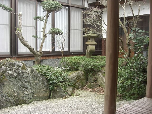 庭は普通です_安心院亭