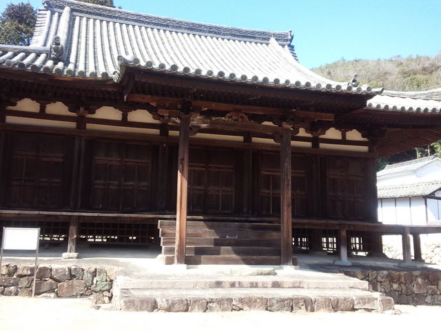 本堂...閉まってる..._真光寺(岡山県備前市)