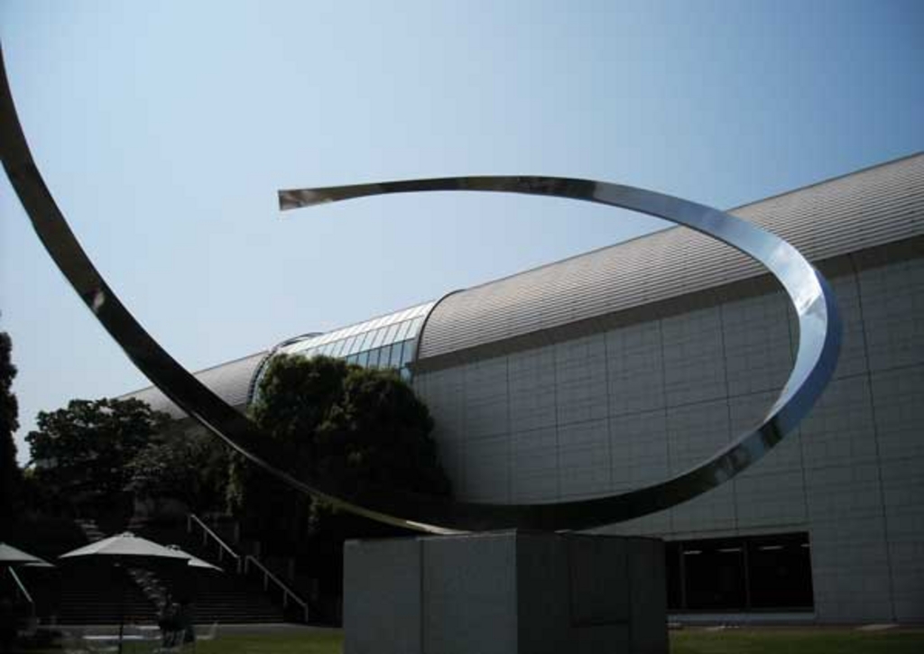 平塚市美術館