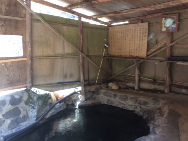 右横に脱衣所_尻焼温泉