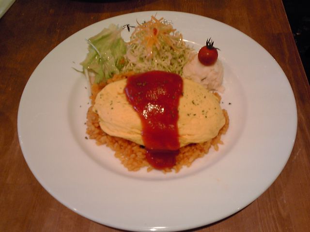 オムライス(スープ付き):950円(税込)_千秋軒