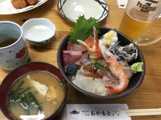 汁物はお寿司屋さん系 大きな器で_おかもと 竹崎駅前店