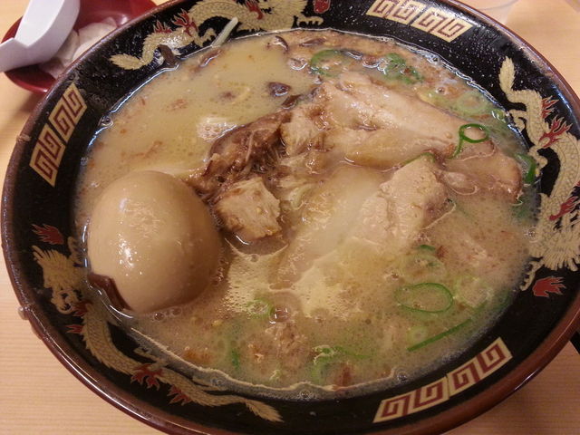 豚とろラーメン煮卵_鹿児島ラーメン豚とろ 天文館本店