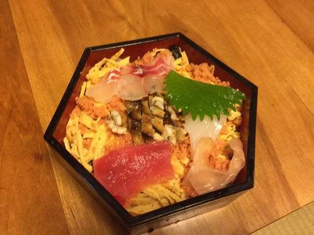 お昼のチラシ寿司定食1,650円_鮨と魚料理 保広