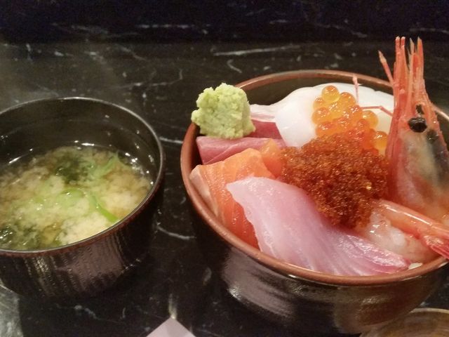 海鮮丼ランチ_お箸ダイニング こうじ
