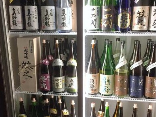 地元の銘酒も多くそろえてありました_権十楼 古町店