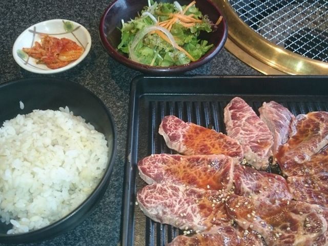 値段も安くておいしいセットメニュー。_赤門 末広町店