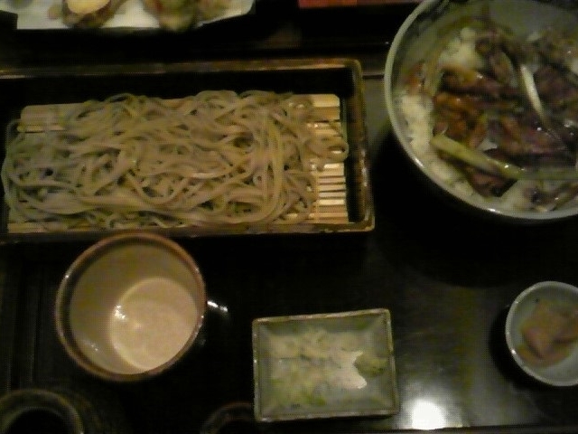 こちらはミニ鴨ロース丼とミニせいろのセット_酔蕎庵 楽食
