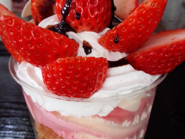 いちごパフェ_じゃらんnet いちご狩りパーク&いちごcafe久能屋