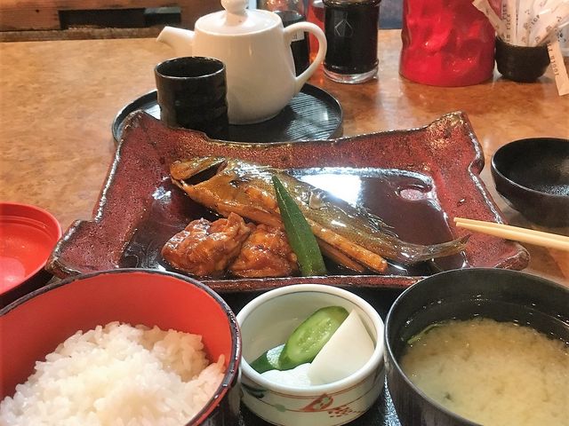 煮つけにおくらがついてます_ほうらい茶屋