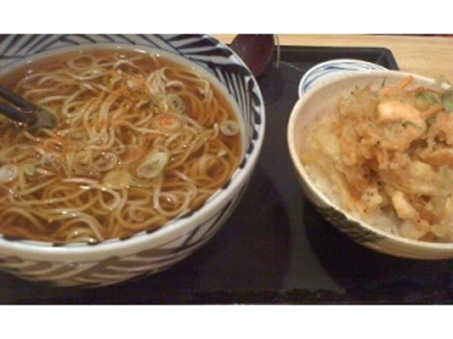 温かいおそばを食べました_うどん ウエスト 千葉旭町店
