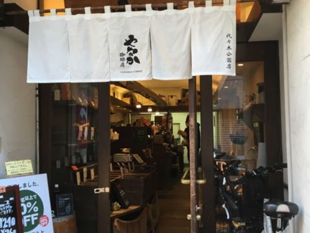 落ち着いた空間です_やなか珈琲店 代々木店