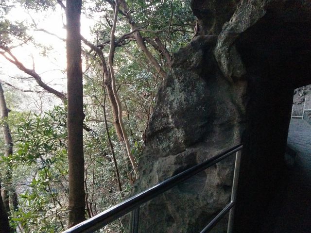 日本寺内は歩きやすい_鋸山